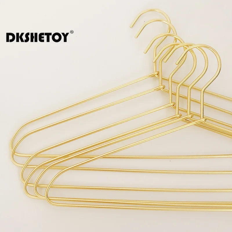 Delicate Metal Clothes Hangers Silver Gold Lightweight Sturdy Clothing Coat Hanger for Hanging Shirts T-Shirts Blouses