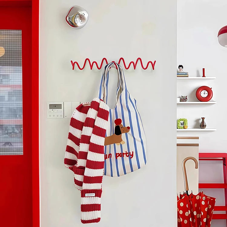 Creative Wave Coat Racks Minimalist Clothes Racks Wall Organizer Coat Hanger Living Room Clothing Shelf Interior Furniture