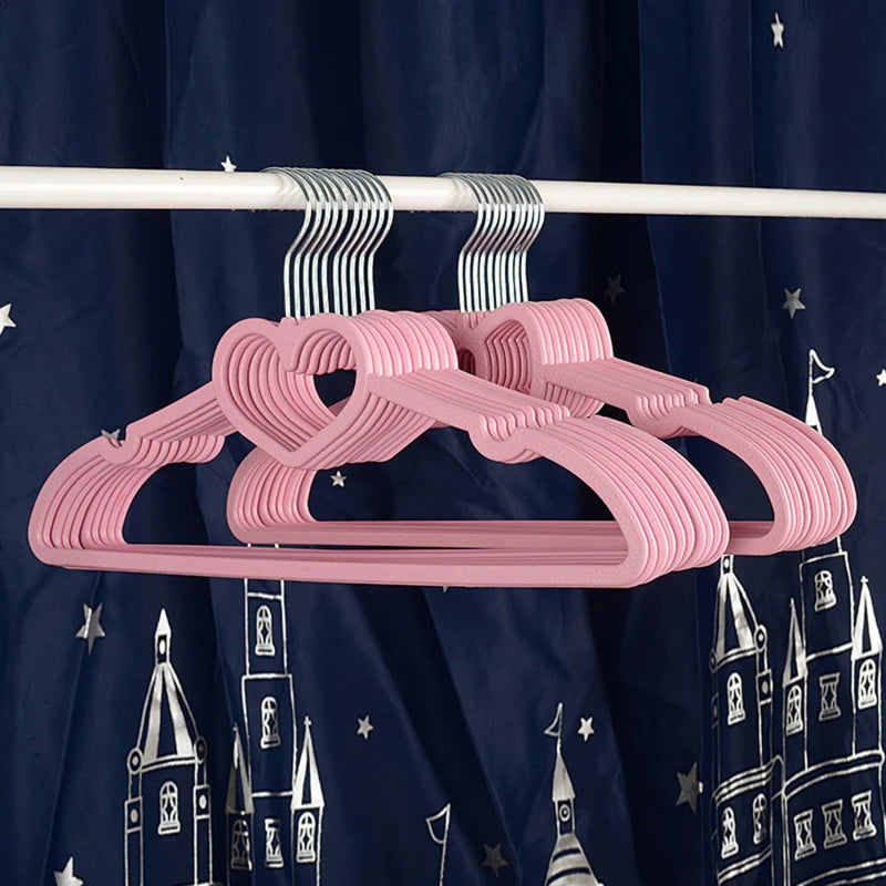 10PCS Clothes Hanger Durable Hanger ABS Heart Pattern Coat Hanger for Adult Children Clothing Hanging Supplies