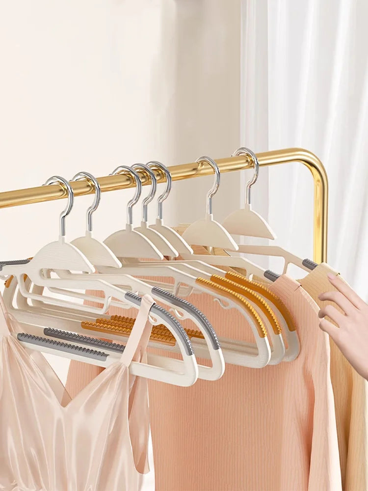 10pcs Non-Slip No Trace Hanger Coated Metal Clothes Hangers Thicken Suit Coat Shirt Jacket Hanging Hanger with Round Notches
