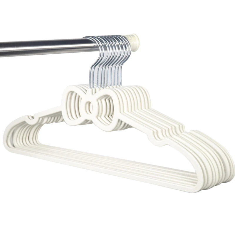 10PCS Clothes Hanger Durable Hanger ABS Heart Pattern Coat Hanger for Adult Children Clothing Hanging Supplies