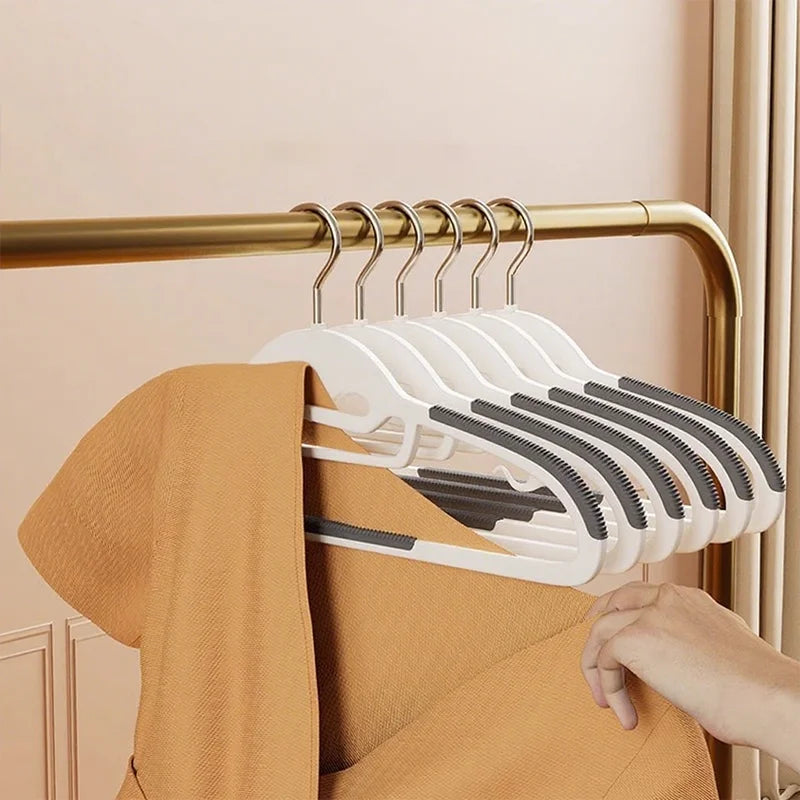 10pcs Non-Slip No Trace Hanger Coated Metal Clothes Hangers Thicken Suit Coat Shirt Jacket Hanging Hanger with Round Notches