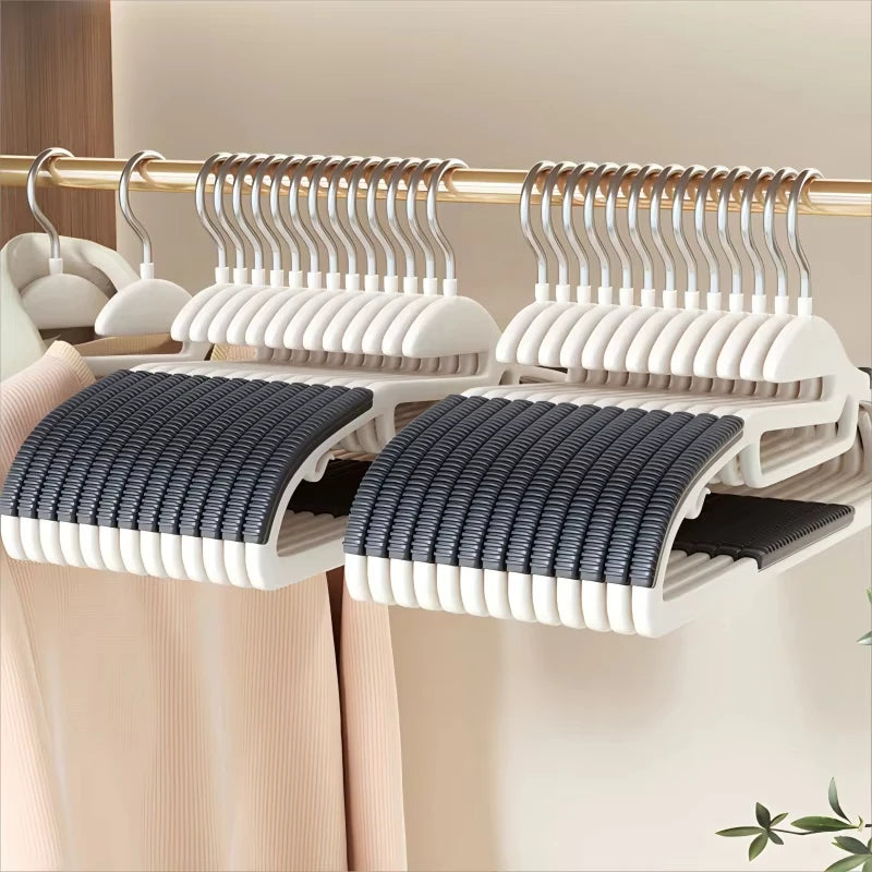 10pcs Non-Slip No Trace Hanger Coated Metal Clothes Hangers Thicken Suit Coat Shirt Jacket Hanging Hanger with Round Notches